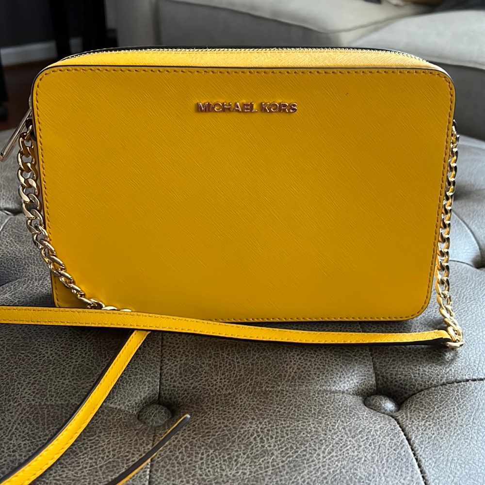 Michael Kors crossbody Yellow